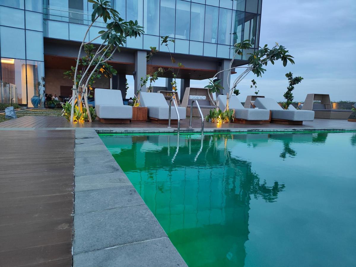 Ra Suites Simatupang Джакарта Экстерьер фото